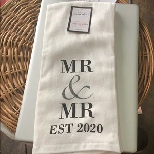 Brand new set of kitchen towels.